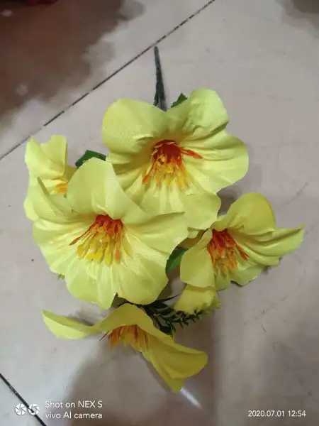 Factory direct sales of various high, medium and low-end artificial flower 6-head silk cloth small amaryllis Factory direct sales of various high, medium and low-end artificial flower 6-head silk cloth small amaryllis